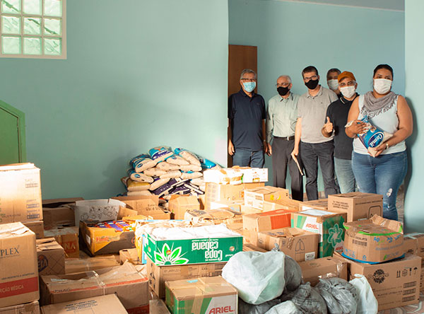 Campanha Solidária doa mais de 6 toneladas de alimentos à entidade que atende jovens